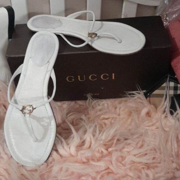 AUTHENTIC GUCCI VINTAGE MYSTIC WHITE LEATHER FLAT THONG SANDAL SIZE 38 - Picture 2 of 11